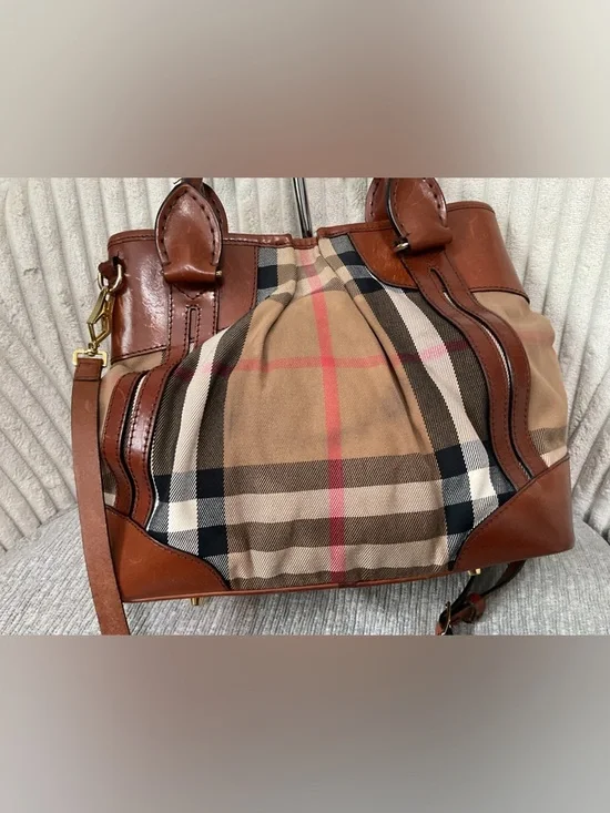 Burberry bags - Picture 7 of 16